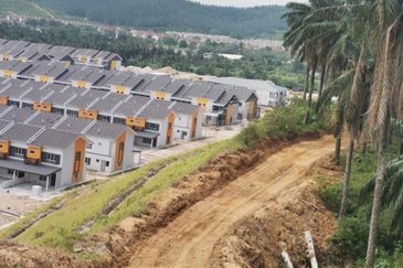 Bukit Ceraka, Alam Perdana, Ijok 