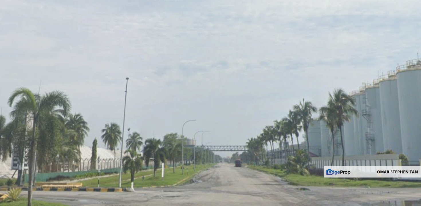 Lumut Port Industrial & Marine Shipyard, Setiawan, Perak , Perak, Sitiawan
