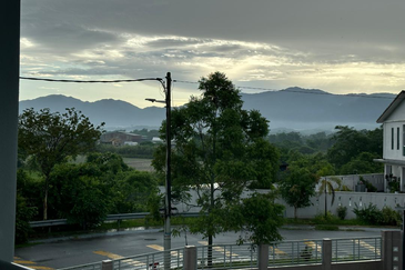 Azhara @ Antara Gapi