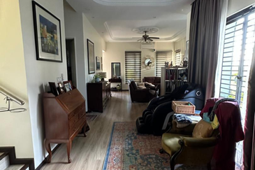 Azhara @ Antara Gapi