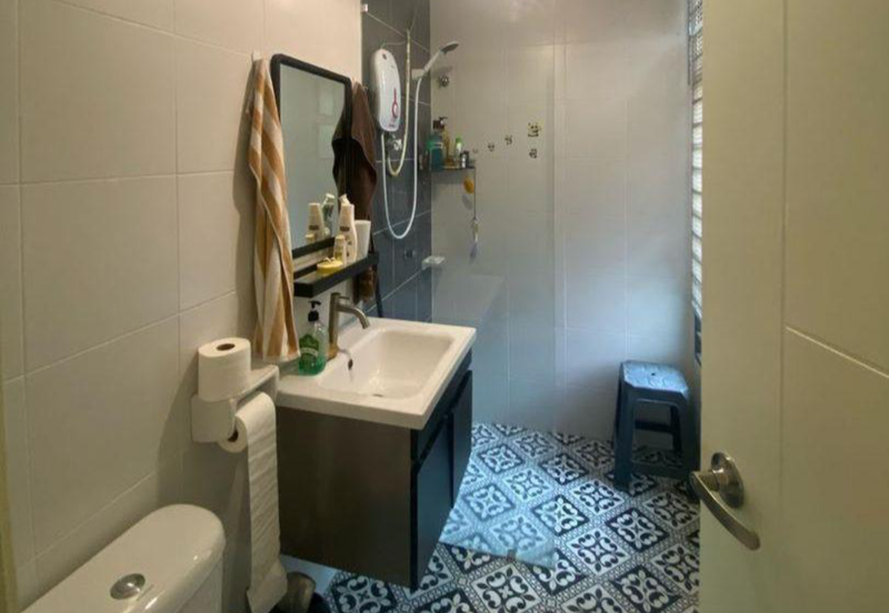 Azhara @ Antara Gapi