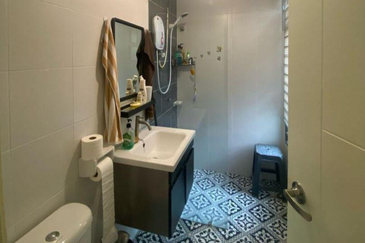 Azhara @ Antara Gapi