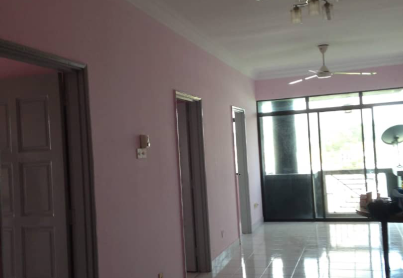 Turf View Apartment (Mutiara Serdang)