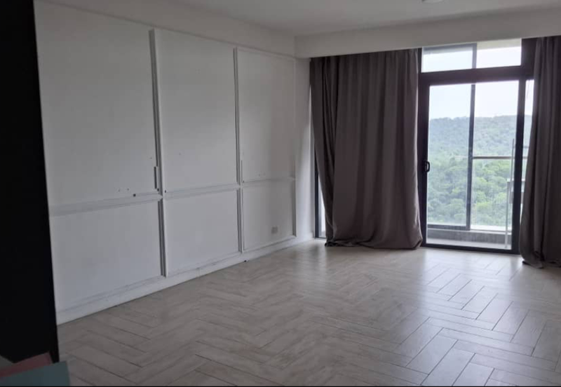 Crown Tower @ Empire City