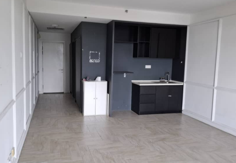 Crown Tower @ Empire City