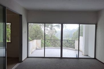 Silverpark Apartment