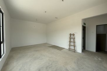 Sungai Gadut, Senawang