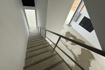 Sungai Gadut, Senawang