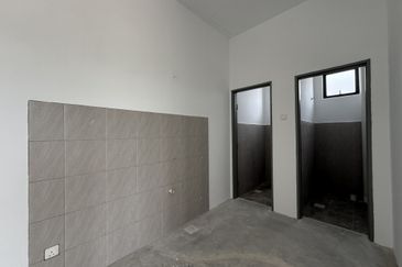 Sungai Gadut, Senawang