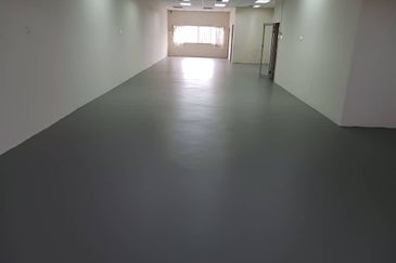 New painted shop, next to city park