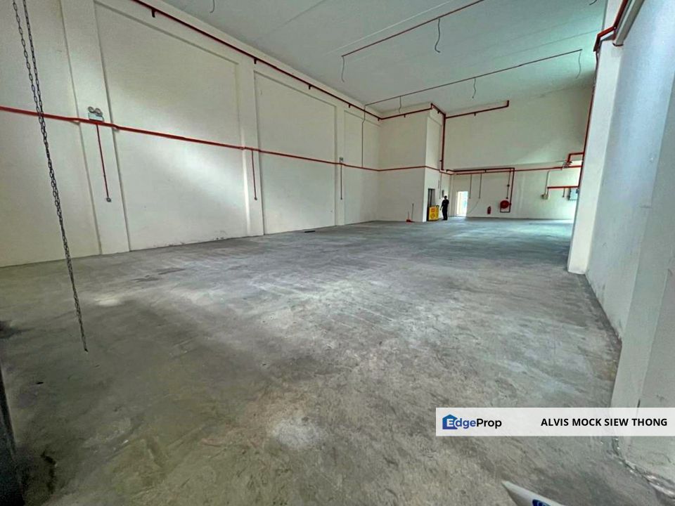 3 Storey Semi-Detached Warehouse Factory With Lift For Rent @ LEKAS 18, Semenyih , Selangor, Semenyih