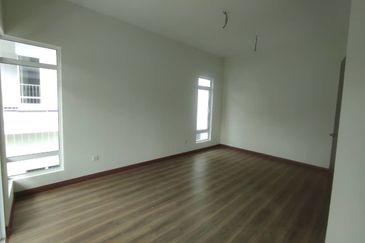 3 Storey Semi D in Seremban Town Gated Guarded