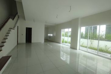 3 Storey Semi D in Seremban Town Gated Guarded