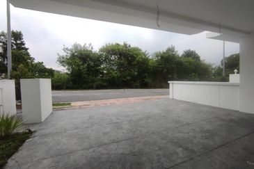 3 Storey Semi D in Seremban Town Gated Guarded