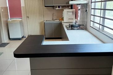 Double Storey End Lot [Bandar Ainsdale]