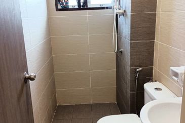 Double Storey End Lot [Bandar Ainsdale]