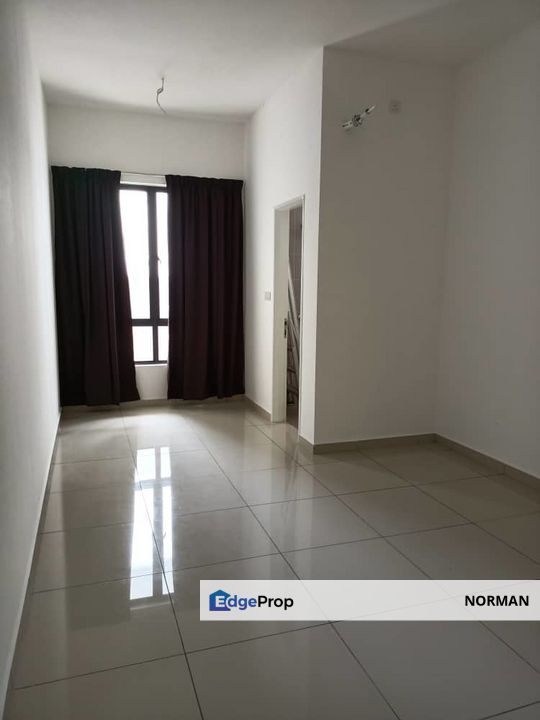 [22'x85'] Huge Double Storey Terrace Bandar Sri Sendayan, Negeri Sembilan, Siliau