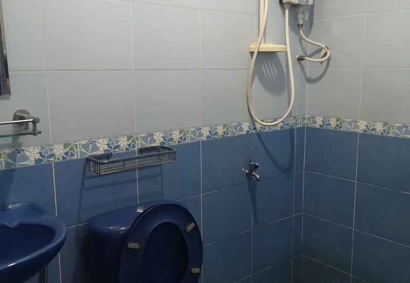 [RM300K] Tanjung Biru Condominum [SEAFRONT UNIT] [WALKING TO BEACH]