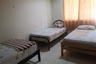 [RM300K] Tanjung Biru Condominum [SEAFRONT UNIT] [WALKING TO BEACH]