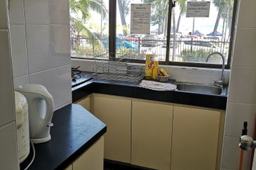 [RM300K] Tanjung Biru Condominum [SEAFRONT UNIT] [WALKING TO BEACH]
