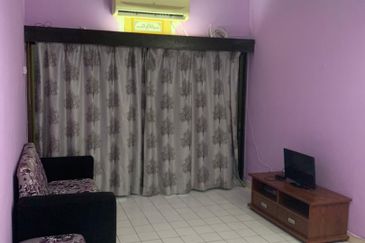 [RM180K] Tanjung Biru Condominum [SEAFRONT UNIT] [WALKING TO BEACH]