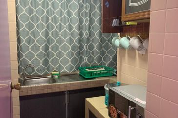 [RM180K] Tanjung Biru Condominum [SEAFRONT UNIT] [WALKING TO BEACH]