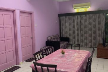 [RM180K] Tanjung Biru Condominum [SEAFRONT UNIT] [WALKING TO BEACH]