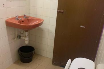 [RM180K] Tanjung Biru Condominum [SEAFRONT UNIT] [WALKING TO BEACH]