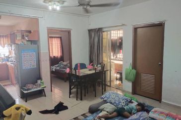 DAHLIA, GARDEN AVENUE, SEREMBAN 2 FOR SALE