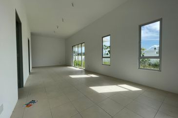 SINGLE STOREY CORNER LOT @IRINGAN BAYU NEAR SENDAYAN