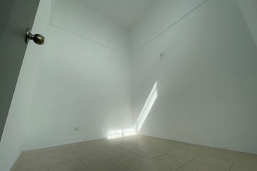 SINGLE STOREY CORNER LOT @IRINGAN BAYU NEAR SENDAYAN