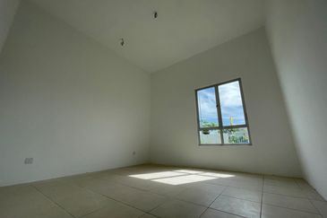 SINGLE STOREY CORNER LOT @IRINGAN BAYU NEAR SENDAYAN