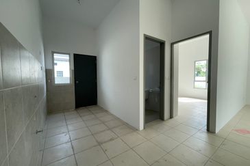 SINGLE STOREY CORNER LOT @IRINGAN BAYU NEAR SENDAYAN