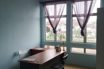 Oakland Commercial Centre