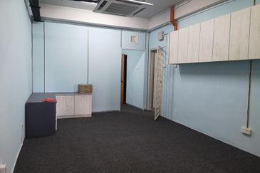 Oakland Commercial Centre