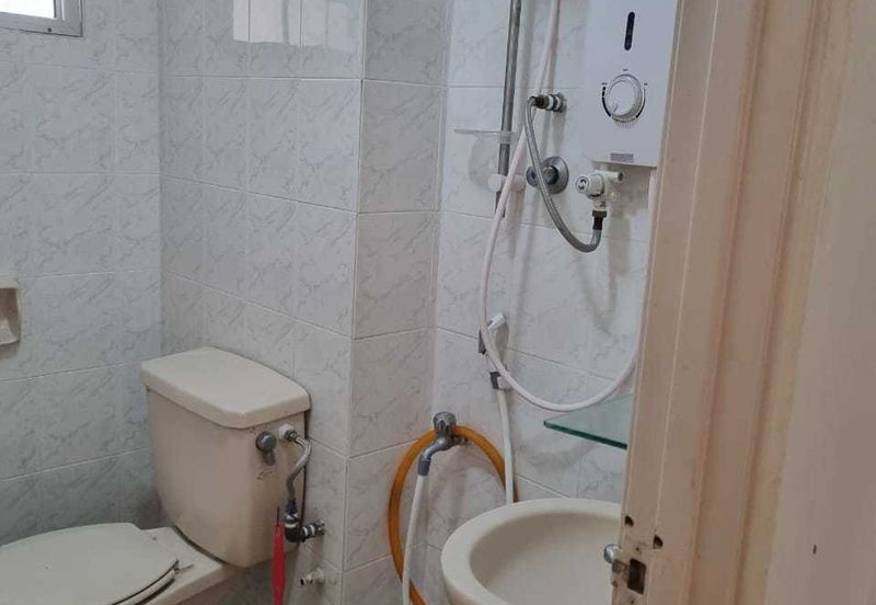 TASEK MEWAH CONDO AT SEREMBAN FOE SALE