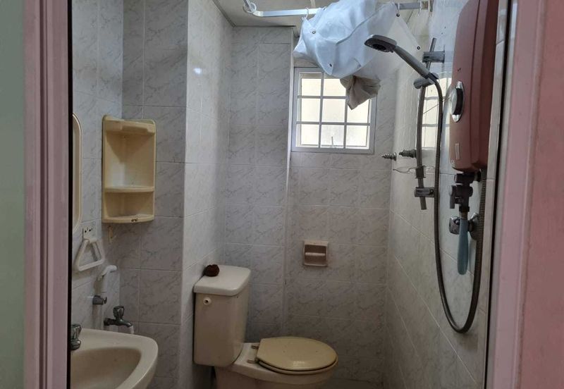 TASEK MEWAH CONDO AT SEREMBAN FOE SALE