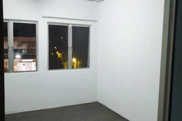 Oakland Commercial Centre