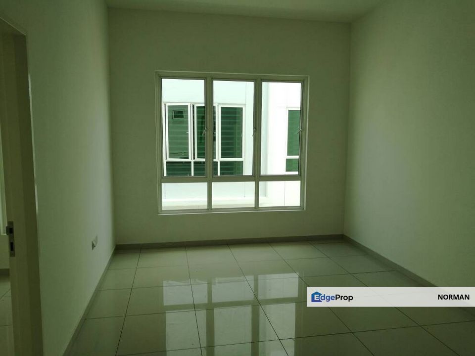 SENDAYAN 2 STOREY TERRACE ENDLOT FOR SALE, Negeri Sembilan, Seremban