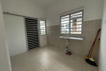 [CORNER UNIT] SINGLE STOREY CORNER UNIT [IRINGAN BAYU, SEREMBAN] [NEAR TO Seremban, Bandar Sri Sendayan, Labu, S2, Nilai, Senawang, Mambau, PD]