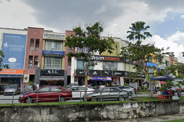 BIZ AVENUE S2 NEAR AEON 1ST FLOOR FOR RENT