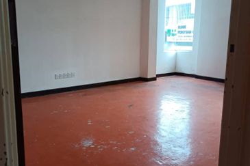 BIZ AVENUE S2 NEAR AEON 1ST FLOOR FOR RENT