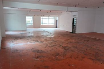 BIZ AVENUE S2 NEAR AEON 1ST FLOOR FOR RENT