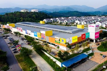 [Senawang Town] Limited Mainroad Red Bricks Semi D Shoplot near Mydin, Giant, KipMall Senawang