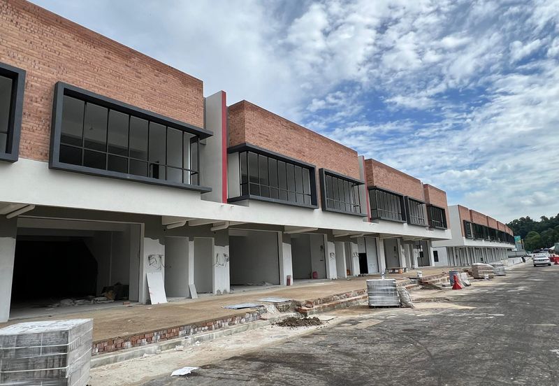 [Beside Plus Highway] 7% ROI Facing Mainroad Modern Design Double Storey Shop Office [SEREMBAN TOWN] near to Sendayan, Seremban, Senawang, Nilai