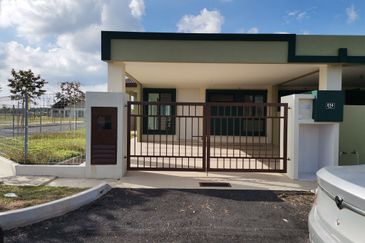 [Rumah Teres Bulanan RM1400!!!] [60acres Township] berdekatan dengan Bangi, Kota Warisan, Salak Tinggi, Nilai, Sendayan, Seremban