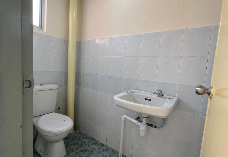 [RM183K SEREMBAN PUTRA APARTMENT] 100% FULL LOAN WITH CASHBACK!! LOCATED IN SIKAMAT TOWN near to Seremban, Senawang, Ampangan, Paroi, Mantin, Nilai, R