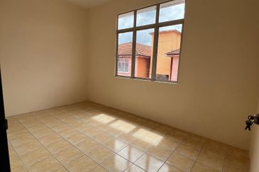 [RM183K SEREMBAN PUTRA APARTMENT] 100% FULL LOAN WITH CASHBACK!! LOCATED IN SIKAMAT TOWN near to Seremban, Senawang, Ampangan, Paroi, Mantin, Nilai, R