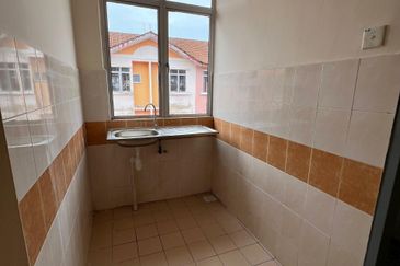 [RM183K SEREMBAN PUTRA APARTMENT] 100% FULL LOAN WITH CASHBACK!! LOCATED IN SIKAMAT TOWN near to Seremban, Senawang, Ampangan, Paroi, Mantin, Nilai, R