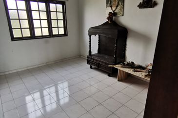 {Teluk Intan} Fully Furnished Bungalow For Sale